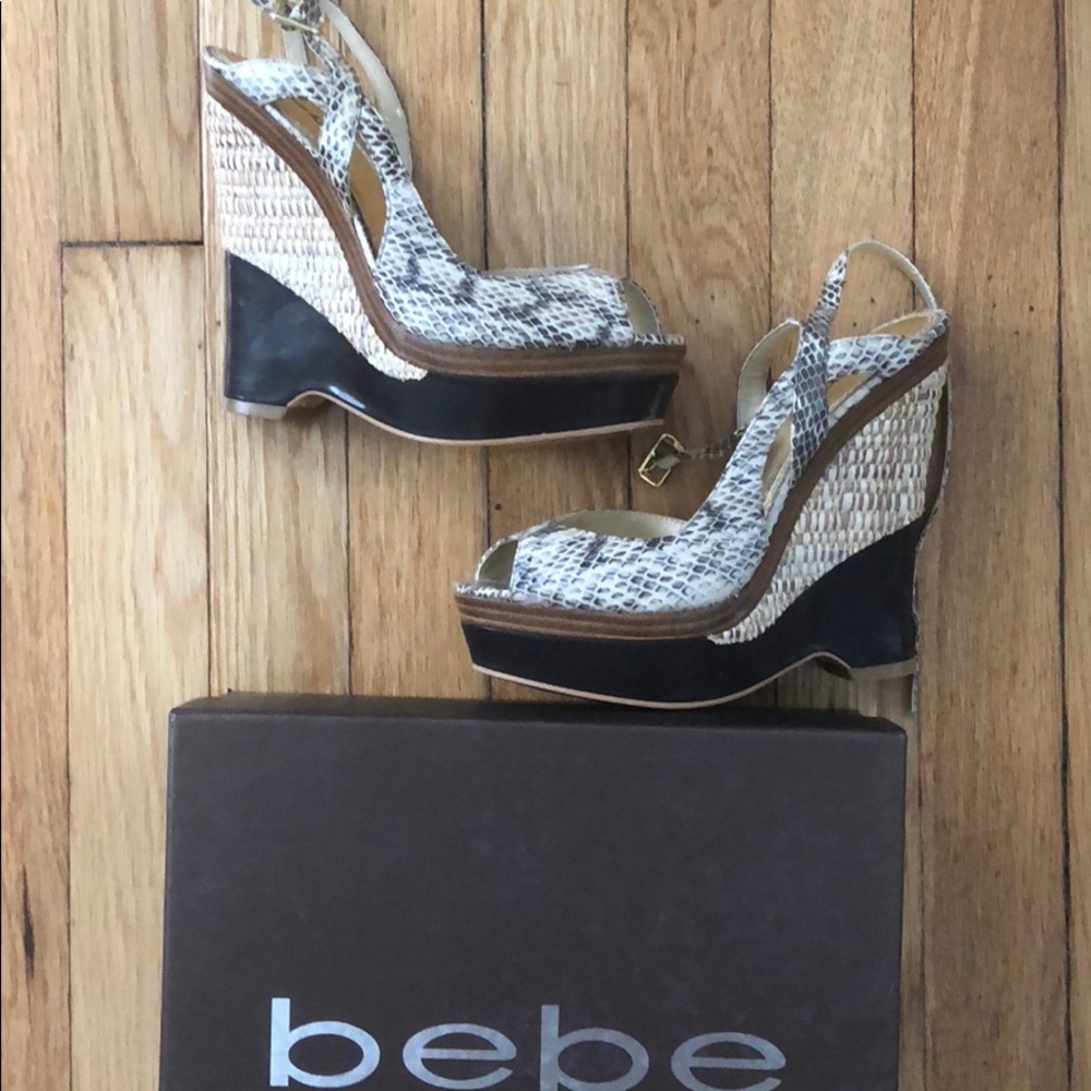 Bebe Noelle wedge